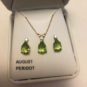 August Peridot Earring and Necklace Set